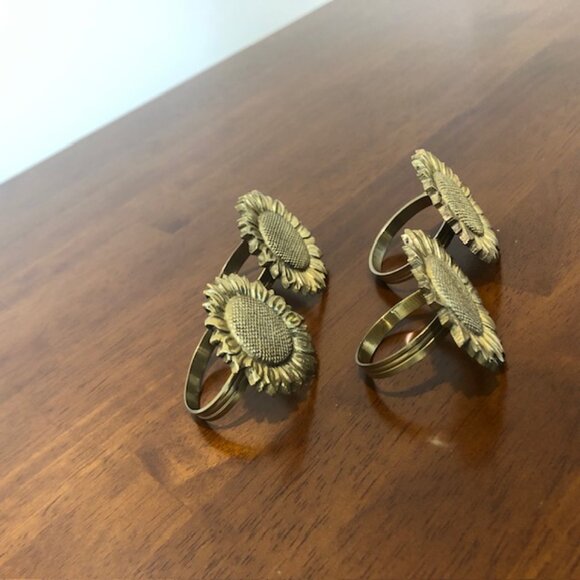 Sunflower Metal Napkin Ring Holders Set of 4 Pre-Owned. - Picture 13 of 13